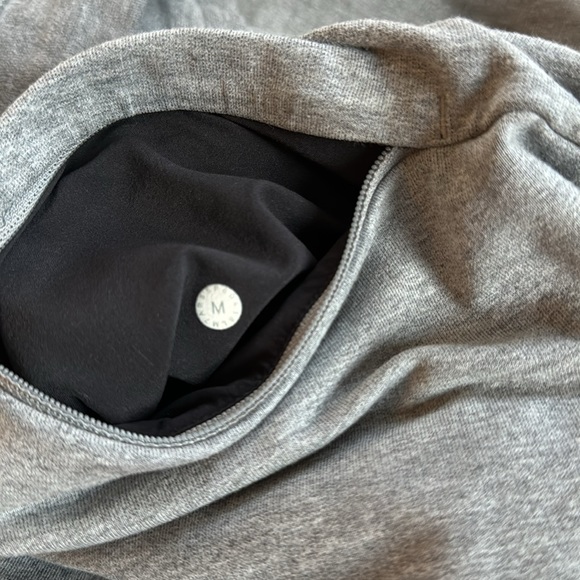 Lululemon City Sweat Short 9.5” Size Medium - Picture 2 of 4